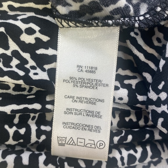 Michael Kors Women’s Black White Printed Smocked Dress Size Medium - Picture 9 of 9